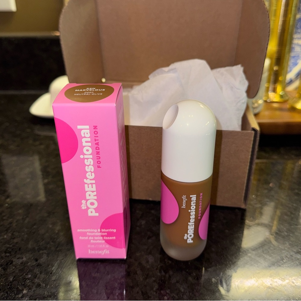 NEW Unreleased Benefit the Porefessional Foundation Shade 33N, Marvelous